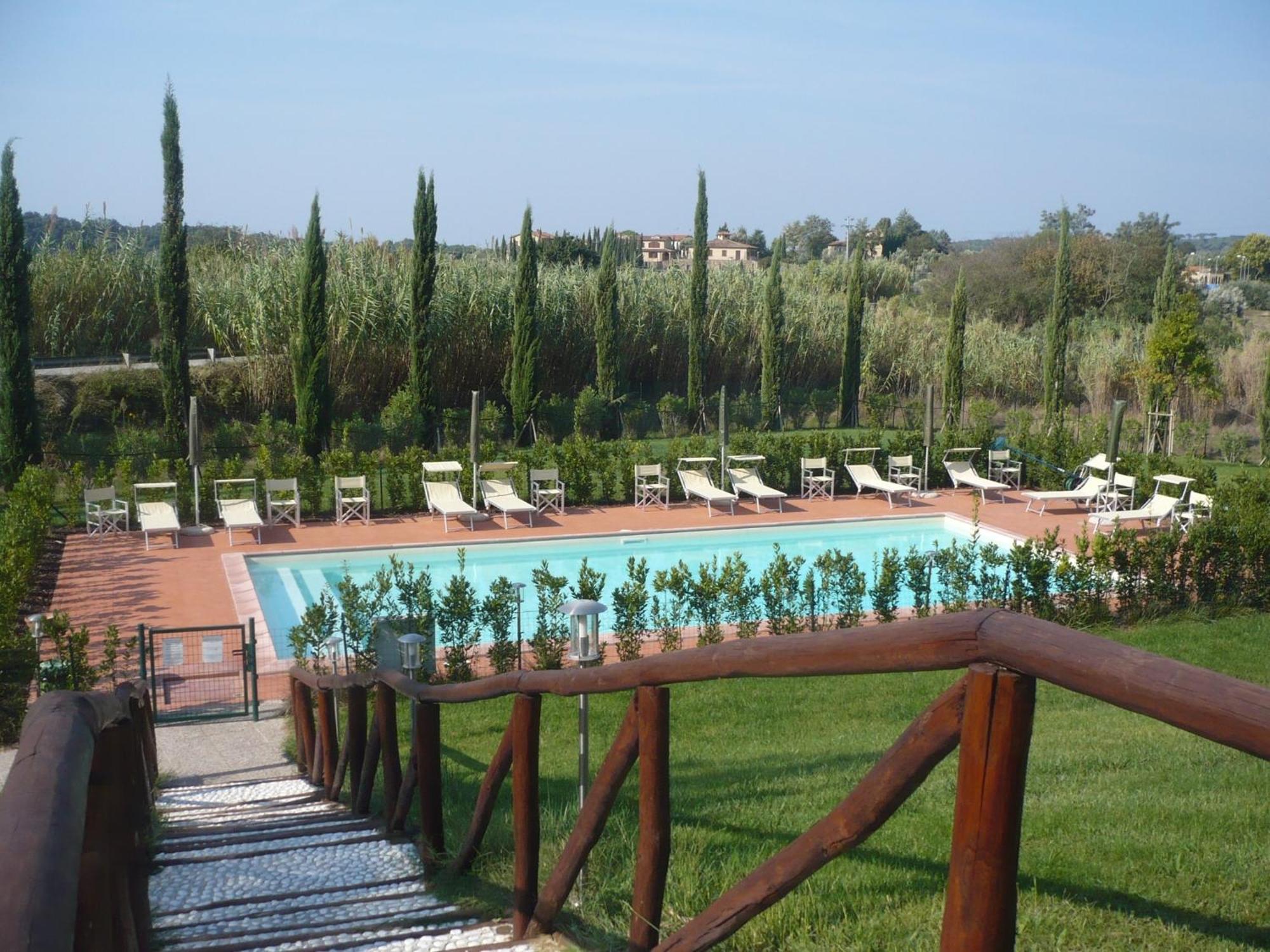 Casa Vacanze "Casale Al Pino" Рипарбела Екстериор снимка
