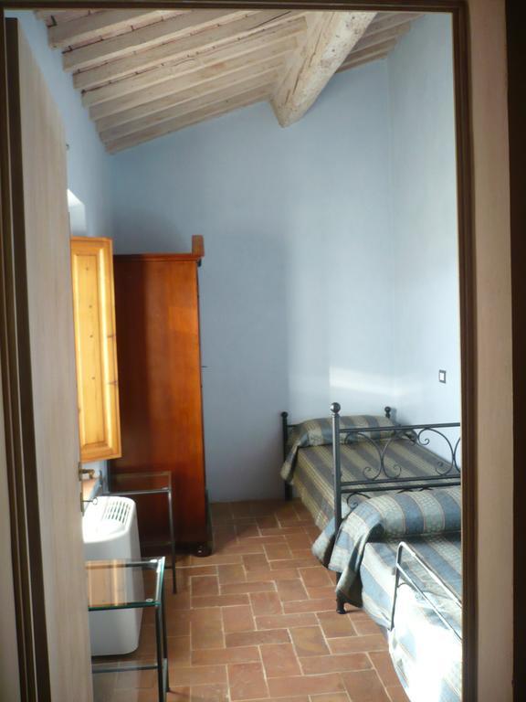 Casa Vacanze "Casale Al Pino" Рипарбела Екстериор снимка