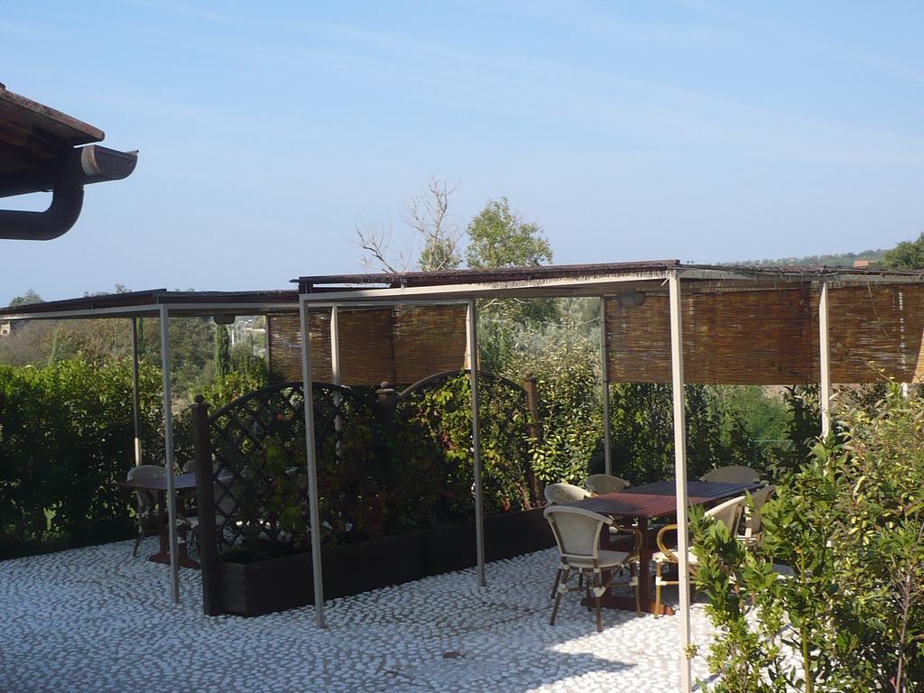 Casa Vacanze "Casale Al Pino" Рипарбела Екстериор снимка