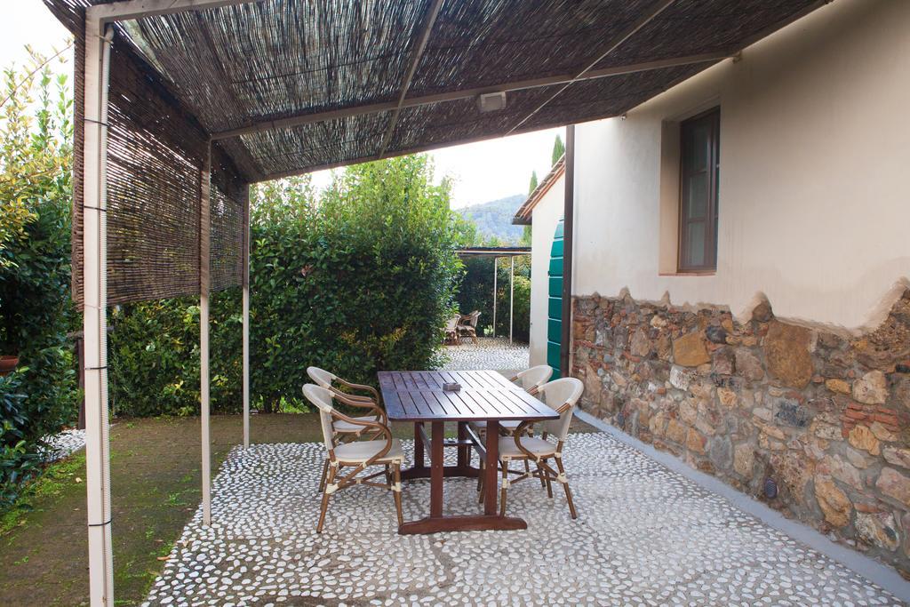 Casa Vacanze "Casale Al Pino" Рипарбела Екстериор снимка