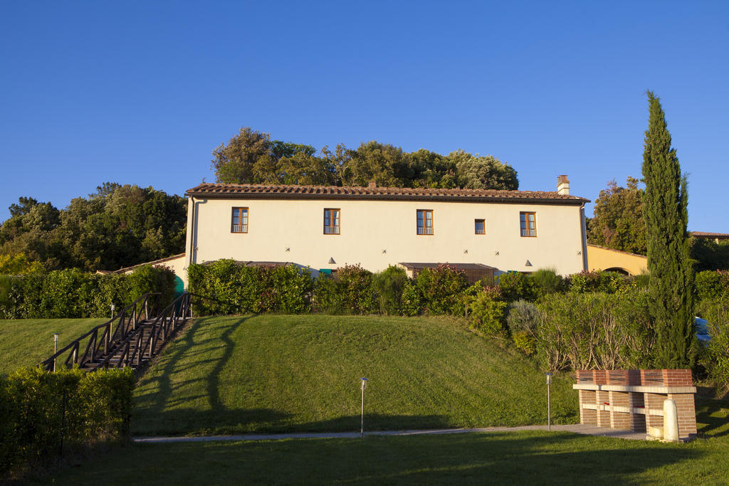 Casa Vacanze "Casale Al Pino" Рипарбела Екстериор снимка