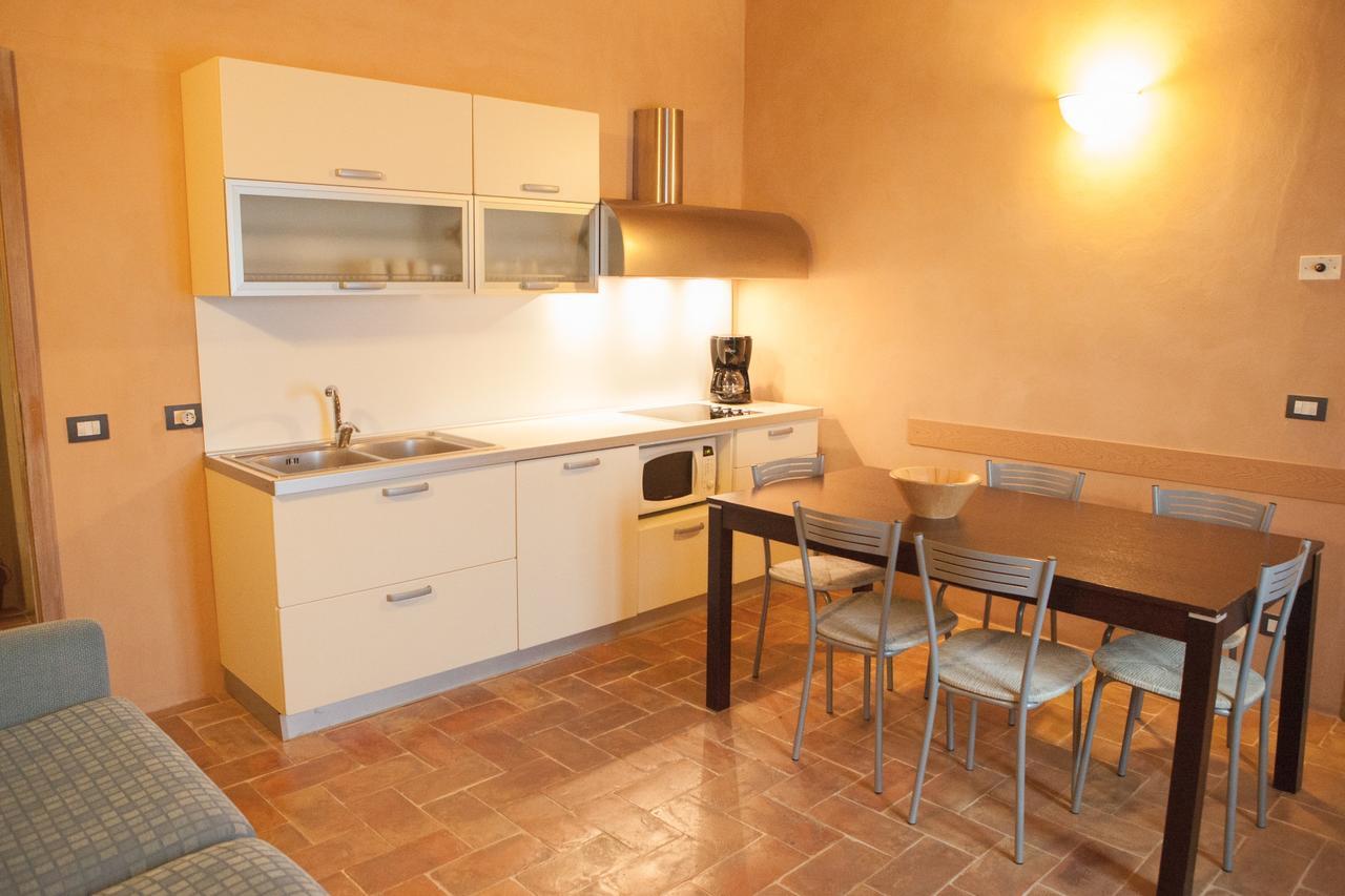 Casa Vacanze "Casale Al Pino" Рипарбела Екстериор снимка