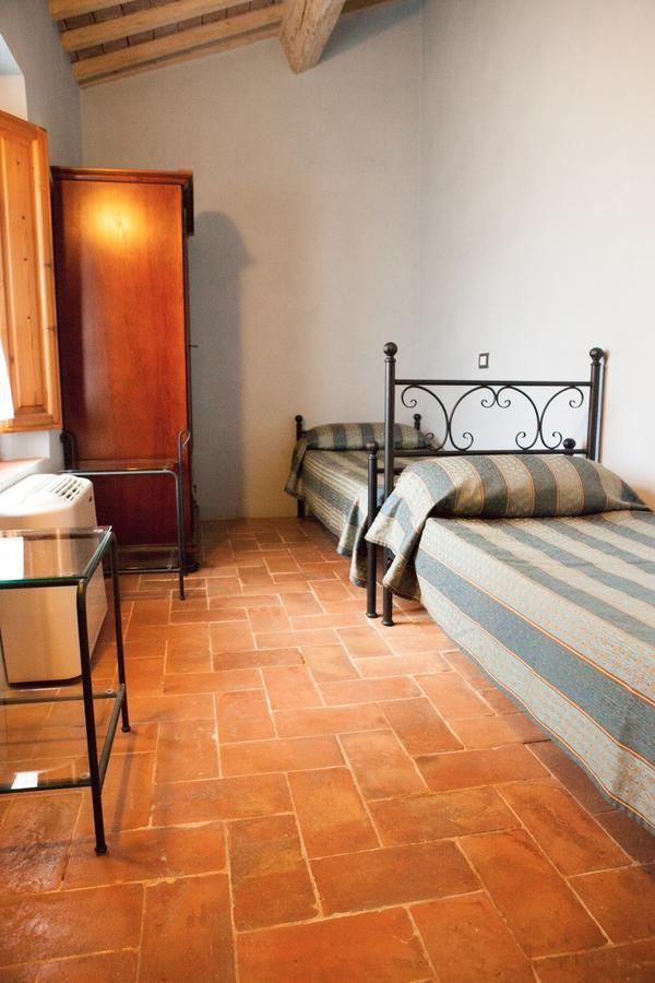 Casa Vacanze "Casale Al Pino" Рипарбела Екстериор снимка