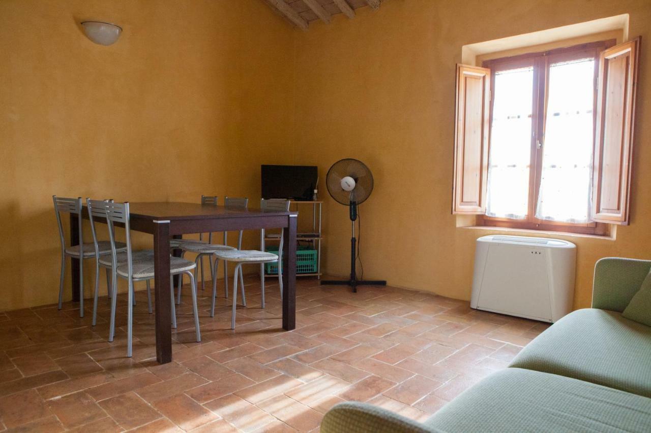 Casa Vacanze "Casale Al Pino" Рипарбела Екстериор снимка