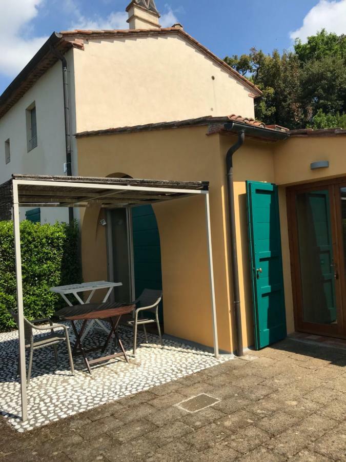 Casa Vacanze "Casale Al Pino" Рипарбела Екстериор снимка