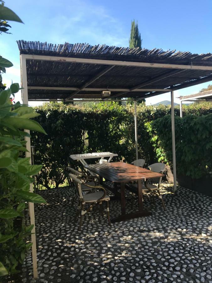 Casa Vacanze "Casale Al Pino" Рипарбела Екстериор снимка