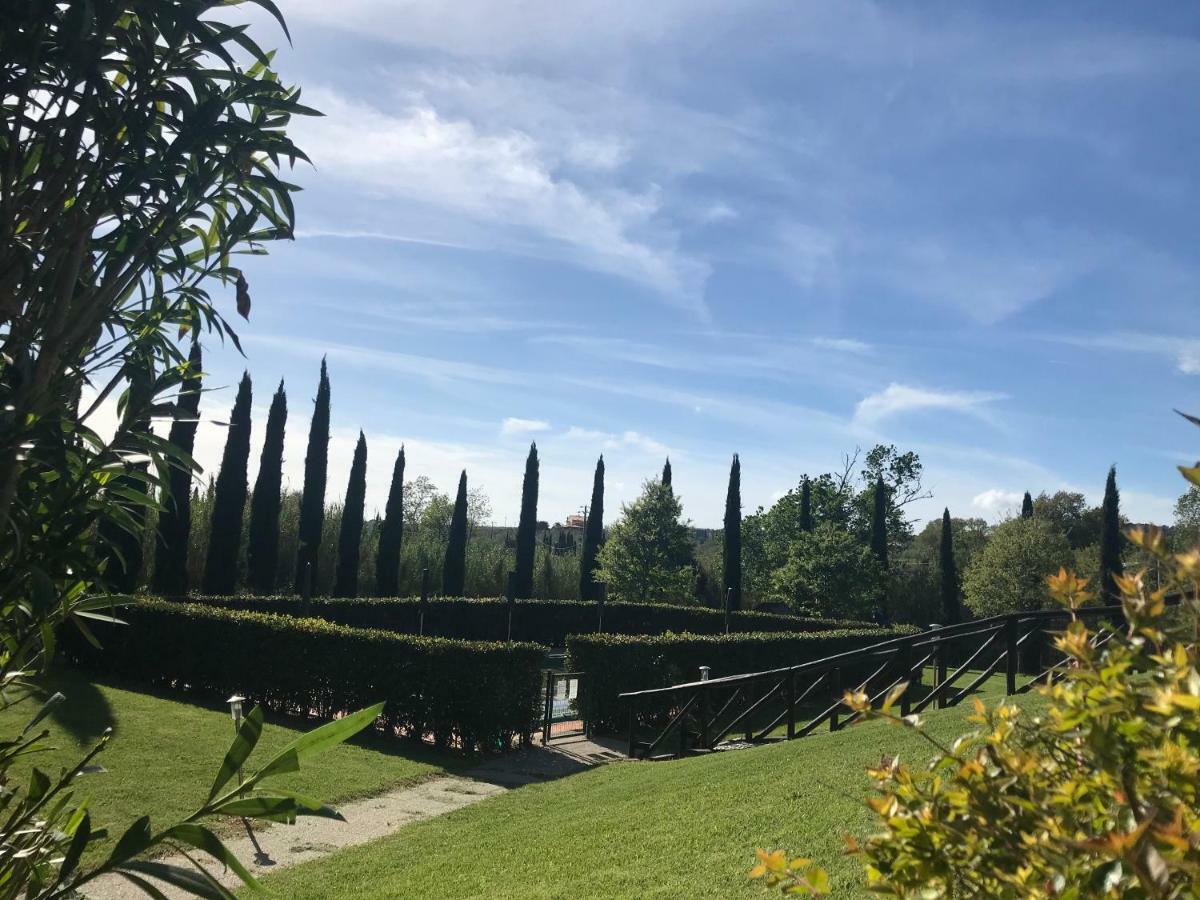Casa Vacanze "Casale Al Pino" Рипарбела Екстериор снимка